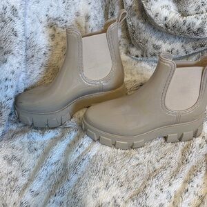 DV by Dolce Vita Tan Winter Chelsea Boots
